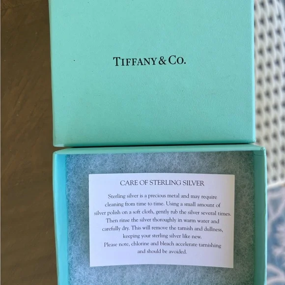 Tiffany & Co. authentic sterling silver & 18k gold interlocking heart bracelet - Picture 8 of 9